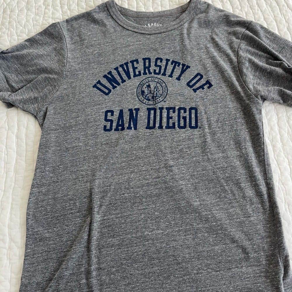 League Gray Short Sleeve University Tee University of San Diego sz medium